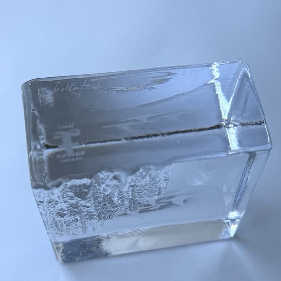 Skruf Crystal Swedish Art Glass Paperweight Bird Mountain Signed Edenflak Skruf - Picture 5 of 8